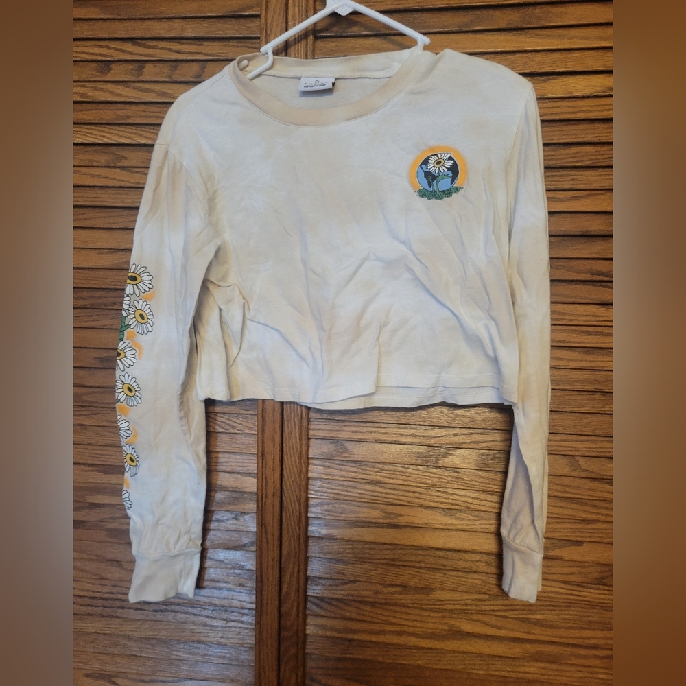 Empyre Cream Grow Peace Long Sleeve Crop Tshirt Top Size Medium‎